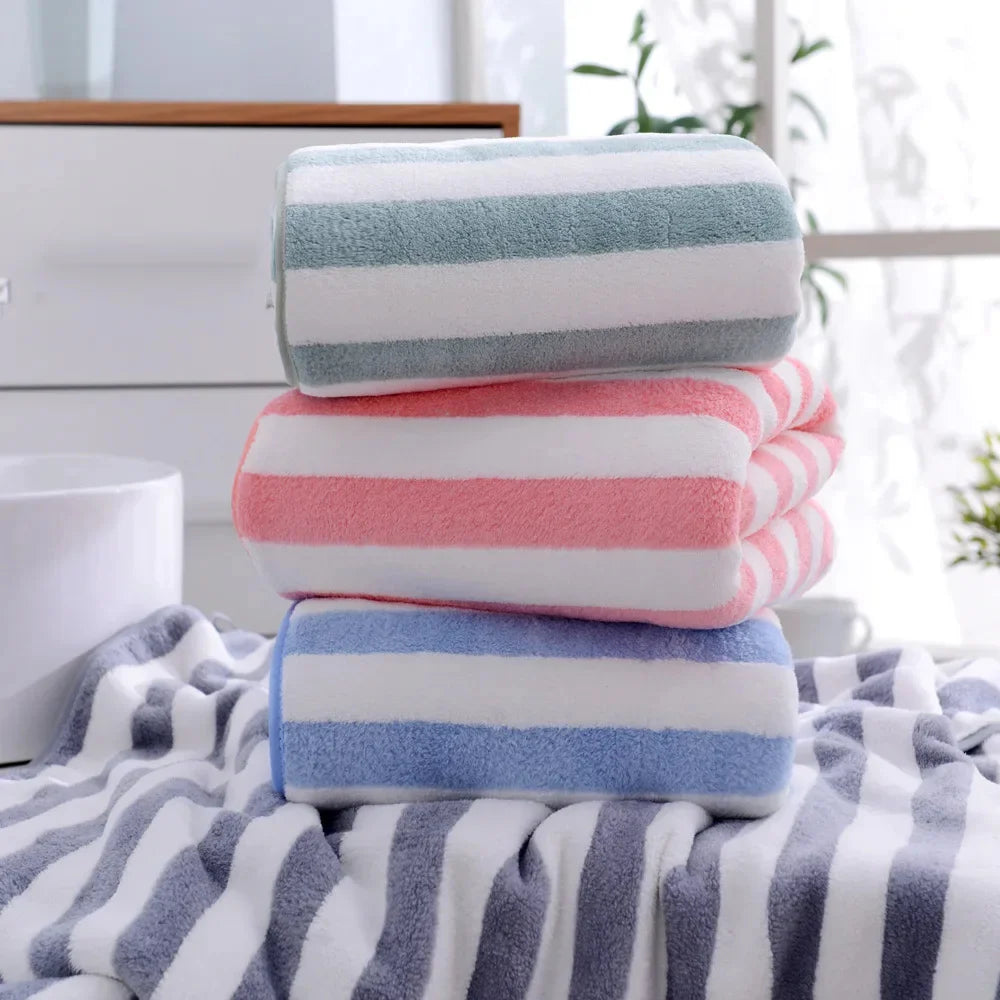 Serviette de bain rayée en velours pour bébé – Lot de 2 pièces
