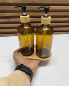 Set 2 Distributeurs de Savon en Verre 500ml (Marron Ambré) avec Plateau Bambou - Flacon Pompe Rechargeable pour Shampooing, Savon Mains & Vaisselle | Cuisine & Salle de Bain